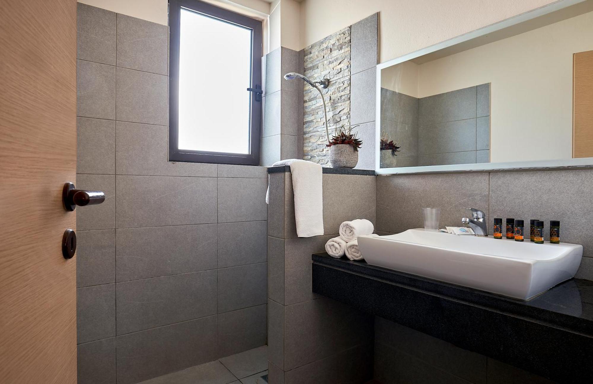 Creteco Hotel & Suites Gournes Gouvon Экстерьер фото