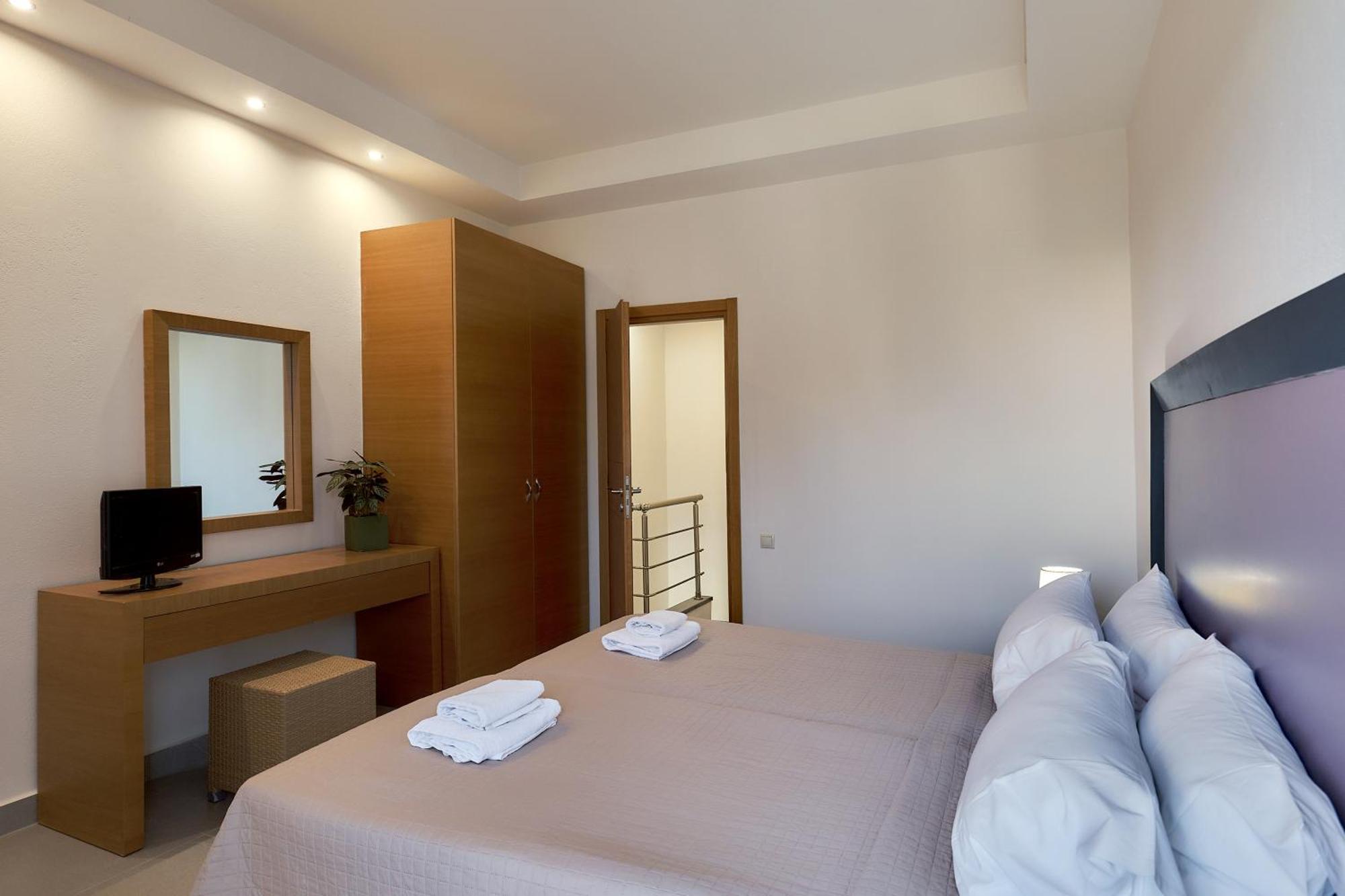 Creteco Hotel & Suites Gournes Gouvon Экстерьер фото